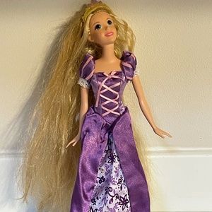 Mattel 2006 Disney Tangled Rapunzel Princess Doll 11" Toy Purple